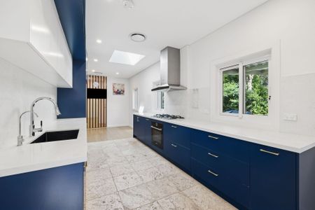 Immaculately Presented Family Home in Prime Location! - Photo 3