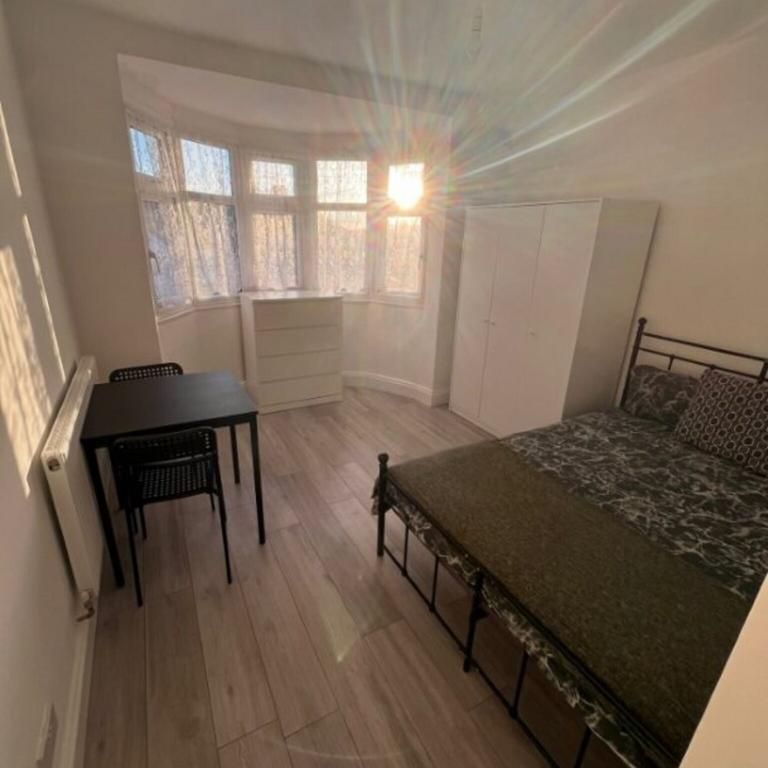 7 bedroom terraced house to rent - Photo 1