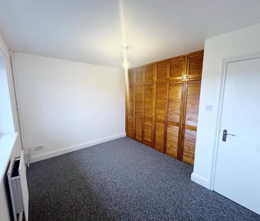 Falkners Close, Fleet - Photo 2