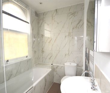 3 Bed Flat, Cargreen Road, SE25 - Photo 2