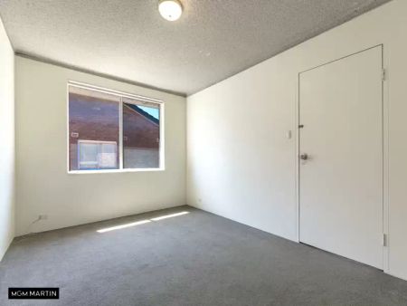 MGM MARTIN - TWO BEDROOM APARTMENT - Photo 3