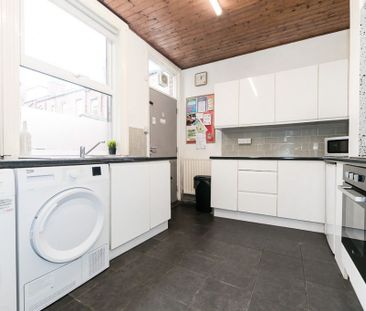 Headingley Avenue, Leeds - Photo 1