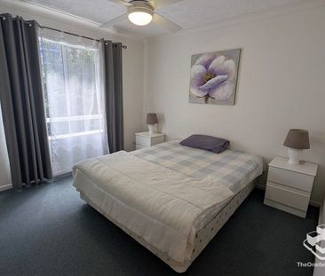 1Bed FF Budds Beach Air Con - Photo 3