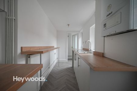 2 bed terraced house to rent in Hassell Street, Newcastle, Staffordshire - Photo 3