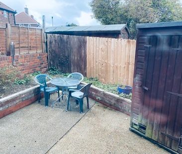 2 bedroom end of terrace house to rent - Photo 6