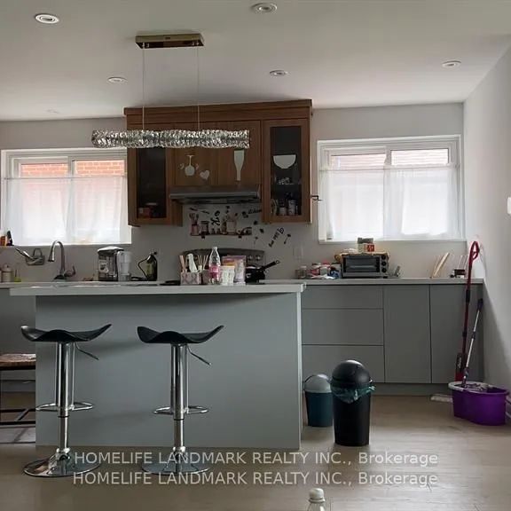 Detached Home For Lease | W9239330 - Photo 1