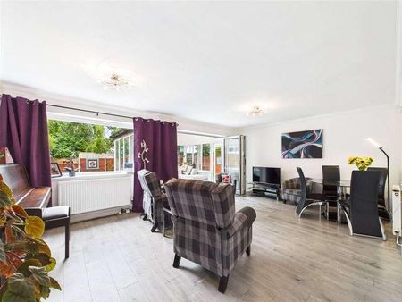 Dawlish Close, Bramhall, Stockport, Greater Manchester, SK7 - Photo 2