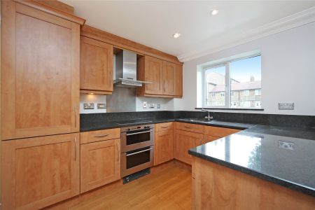Devonshire Street, Chiswick, London, W4 flat to rent - Photo 5