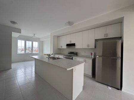 For Lease - 5 Lilac Lane, Thorold, Ontario - Photo 5