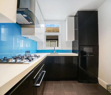 3 bedroom flat to rent - Photo 6