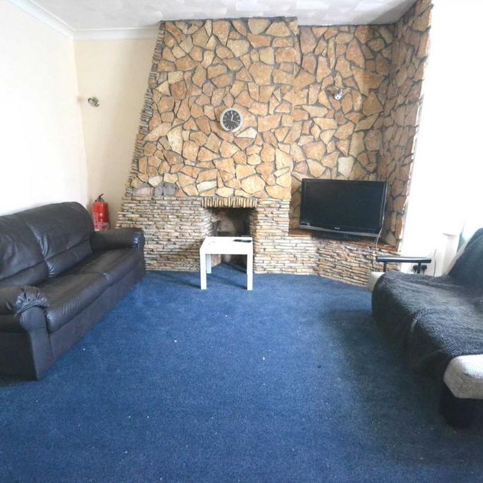 5 bedroom detached house to rent - Photo 1