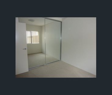 Centrally Located 2 Bedroom, 2 Bathroom Apartment- new photos will ... - Photo 4