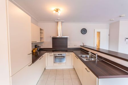 Te huur: Appartement Valkenburgerstraat in Amsterdam - Foto 3