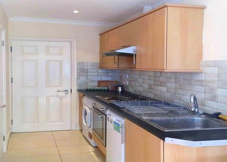 Studio to rent - Photo 2