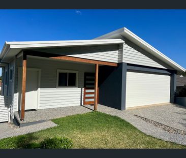 2 Fernleigh Avenue, Korora, NSW 2450 - Photo 4