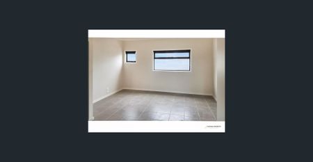 Comfortable and modern TWO bedroom townhouse in Mernda - Photo 2