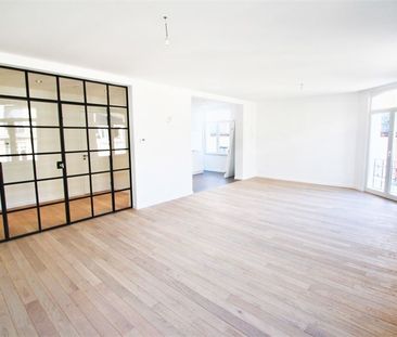 Quartier Louise! Magnifique Appartement NON MEUBLE une chambre - Photo 2