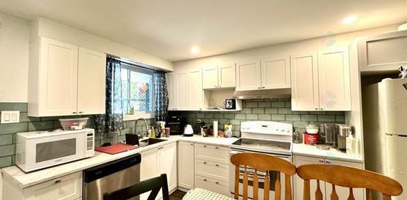 GRATUIT pour le 1er MOIS de votre bail. COMME NEUF, NORD DE SHERBROOKE, GRAND 4 1/2, BALCONS, VUE SUR PARC, TRANQUILLE, RENOVÉ, CUISINE NEUVE... - Photo 2