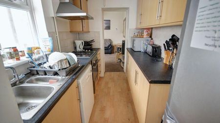 Mixed use to rent - Photo 5