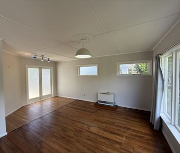 136 Broderick Street, Johnsonville - Photo 6