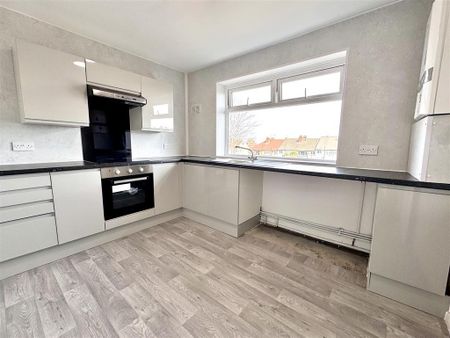 2 bedroom maisonette to rent - Photo 4