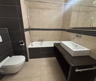 Charmant 2,5 Pièces en Vieille Ville - à louer rapidement - Photo 3