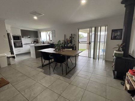 16 Borrowdale Close, Tamworth - Photo 4