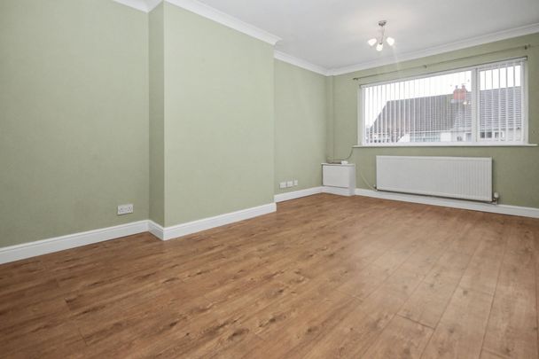 Tewkesbury Road, Warrington - Photo 1