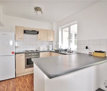 Windermere Close, Egham - Photo 3