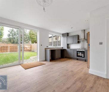3 bedroom semi-detached house to rent - Photo 6
