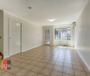 3 BEDROOM TOWNHOUSE WITH COMPLEX POOL AND TENNIS COURT ! - Photo 2