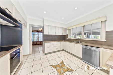 13 Ellis Place, Kings Langley NSW 2147 - House For Rent | Domain - Photo 3