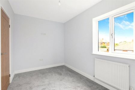 4 bedroom detached house to rent - Photo 3