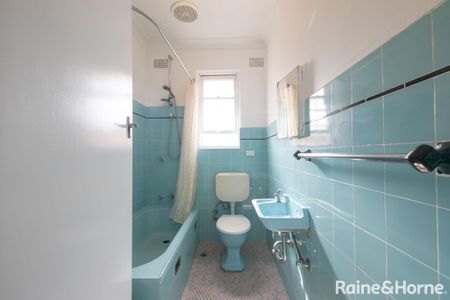 Chic One-Bedroom Apartment in Prime Randwick Location - Photo 5