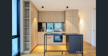 Two Bedroom, Two Bathroom Apartment in Brunswick - Photo 4