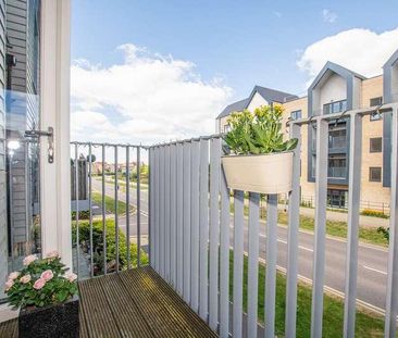Regiment Gate, Beaulieu Park, Cm, CM1 - Photo 1