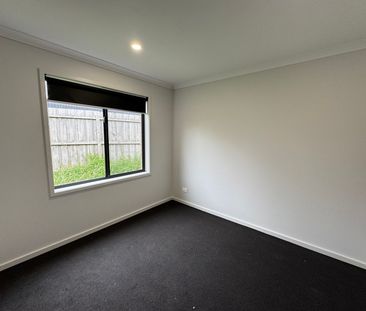 STYLISH TOWNHOUSE IN A QUIET, CENTRAL LOCATION - Photo 3