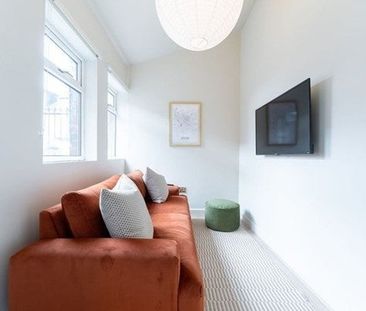 Room in a Shared House, Hough Lane, LS13 - Photo 1