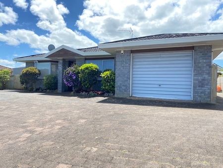 Located at Pakuranga 3 bedrooms - Photo 4