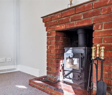 2 bedroom detached house to rent - Photo 2