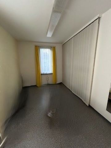 Büroräumlichkeiten in Mehrfamilienhaus für ruhiges Gewerbe - Photo 2