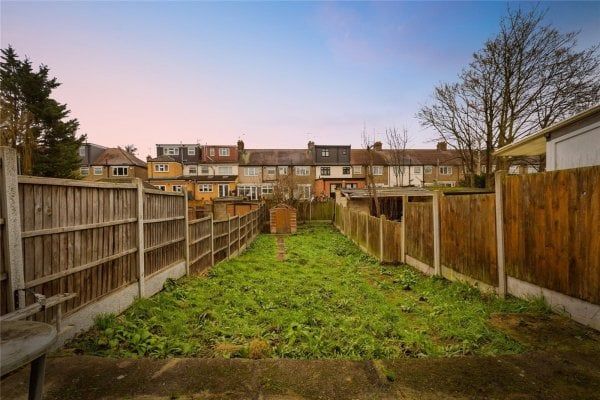 Cantley Gardens, Ilford, IG2, Property for rent - Photo 1