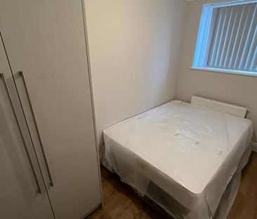 3 bedroom end of terrace house to rent - Photo 1