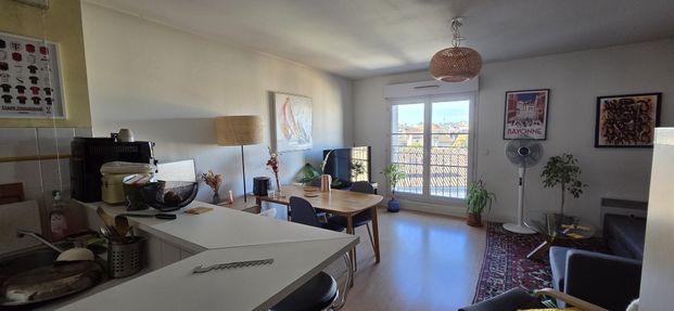 Location Appartement 2 pièces 56m² BORDEAUX 33000 - Photo 1