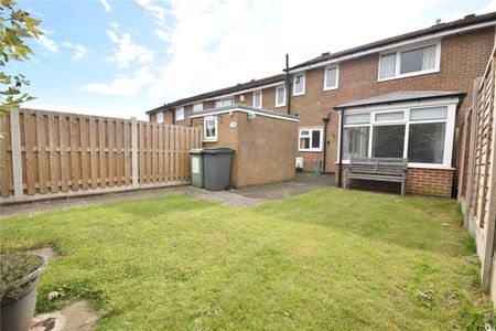 91, Greenlea Avenue, Yeadon, Leeds, West Yorkshire, LS19 7SL - Photo 4