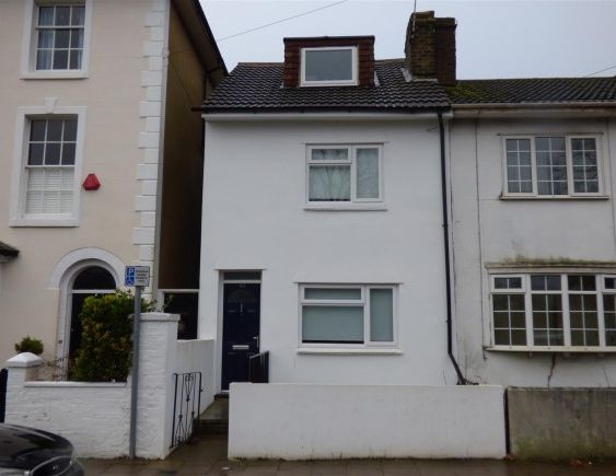 5 Bed - Mill Road, Gillingham - Photo 1