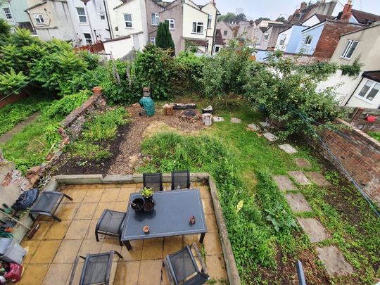 Room in a Shared House, Webb Street, BS5 - Photo 1