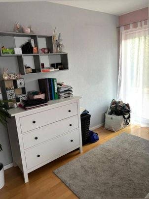 Großzügige 3-Zimmer-Wohnung mit sonniger Terrasse, Garten und Einbauküche - Photo 1