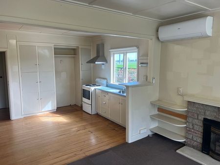 3-Bedroom Cottage │ Rural Setting │ Cambridge - Photo 2