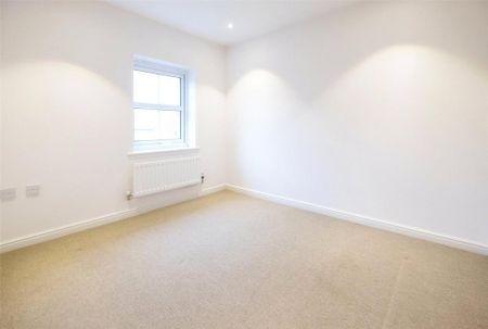 3 bedroom end of terrace house to rent - Photo 2